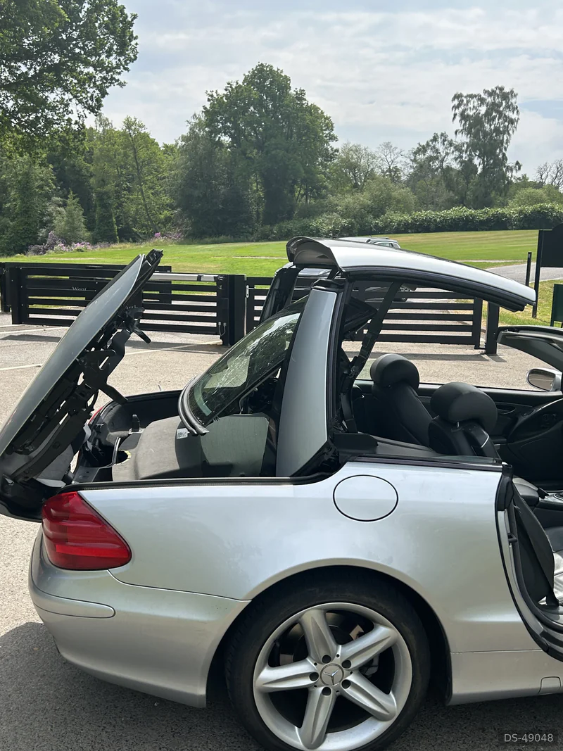 2006 Mercedes-Benz Sl350 in Virginia Water 9