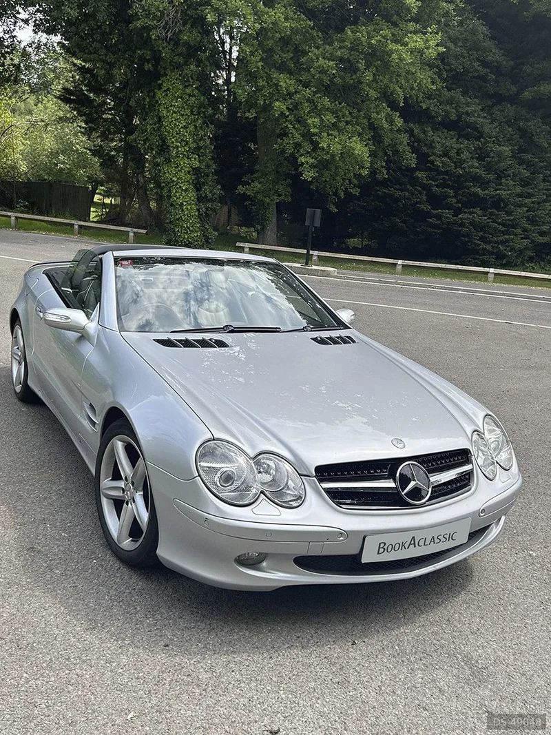 2006 Mercedes-Benz Sl350 in Virginia Water