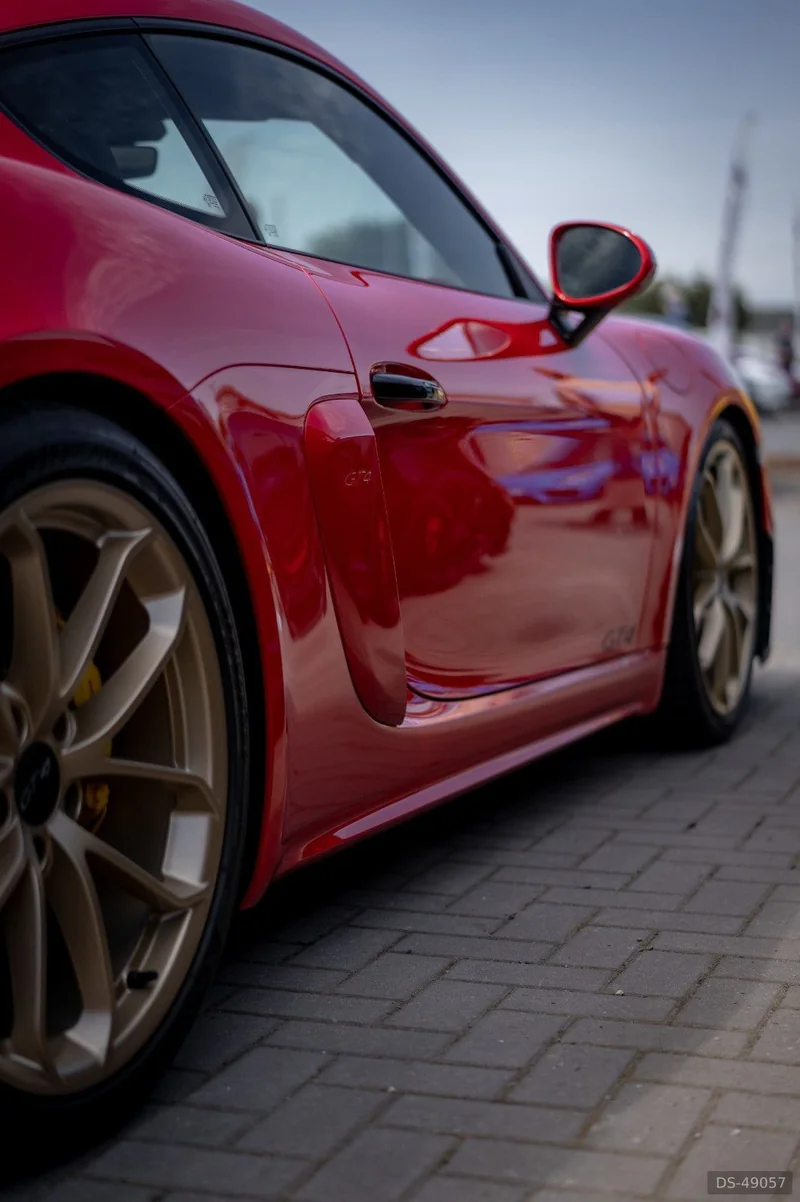 2019 Porsche 718 GT4 in Wigan 3