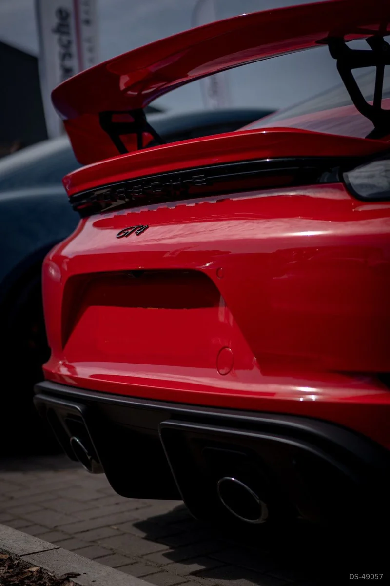 2019 Porsche 718 GT4 in Wigan 5