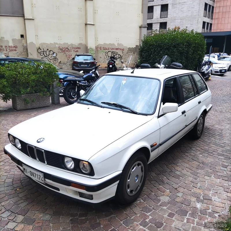 1991 BMW 318i Station Wagon in Roma