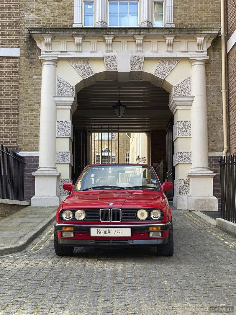 1989 BMW 3 Series E30 in London 2