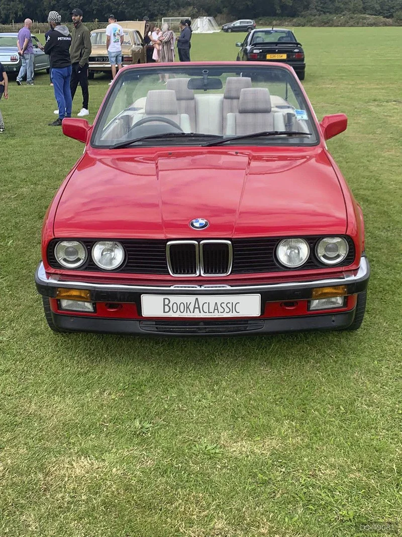 1989 BMW 3 Series E30 in London 5