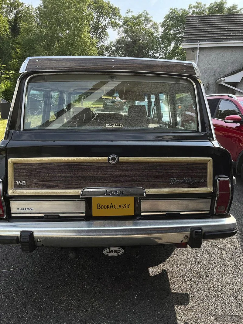 1990 Jeep Grand Wagoneer in Newtownards 2