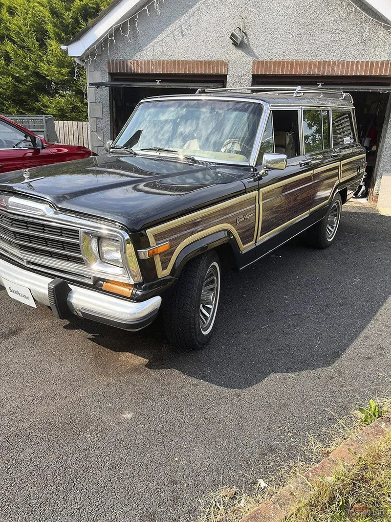 1990 Jeep Grand Wagoneer in Newtownards 1