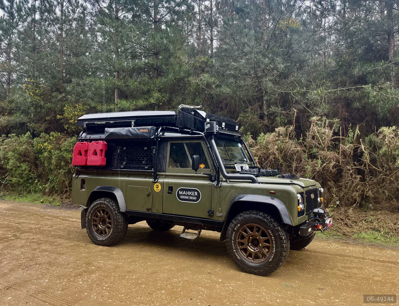 1985 Land Rover Defender 110 in Hook 2