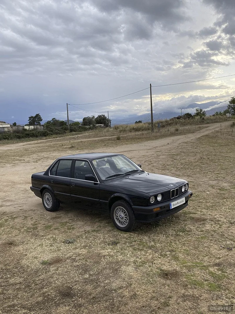 1990 BMW 318 I E30 in Madrid 3
