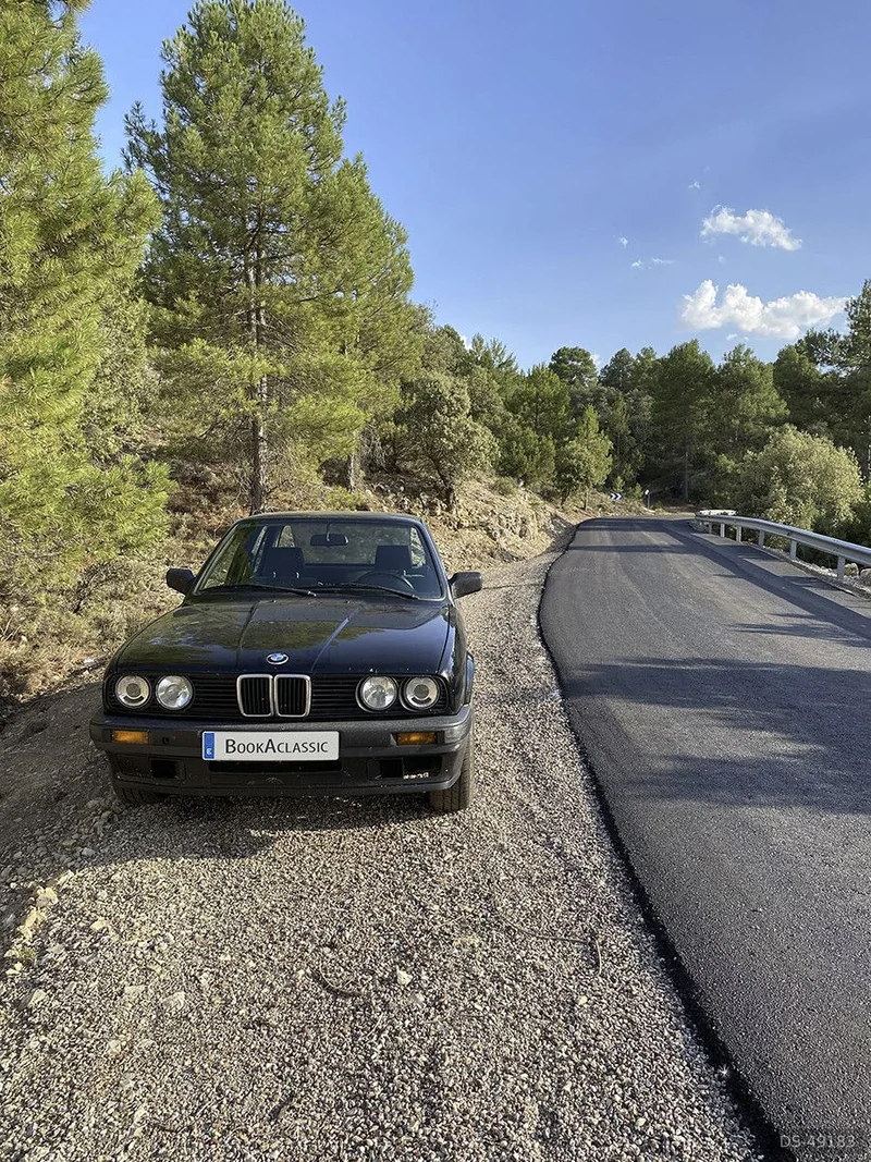 1990 BMW 318 I E30 in Madrid 7