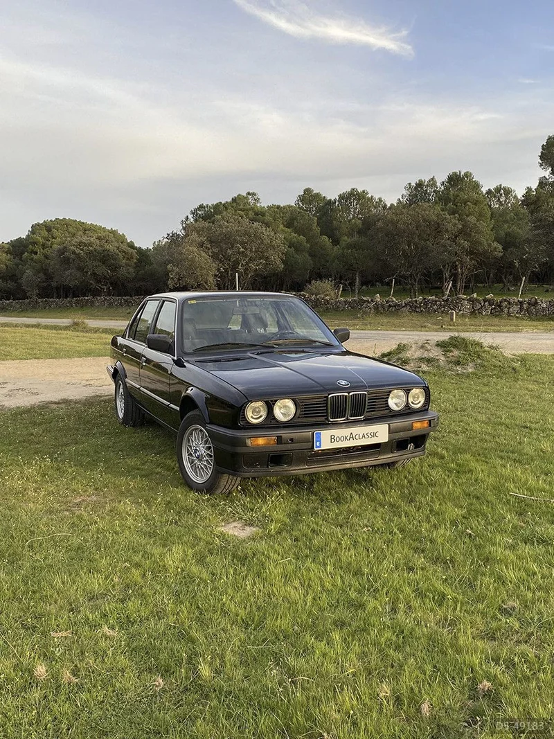 1990 BMW 318 I E30 in Madrid 4