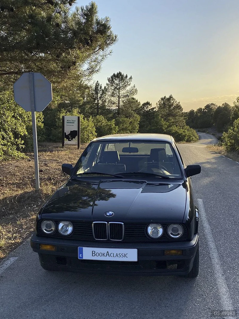 1990 BMW 318 I E30 in Madrid 9