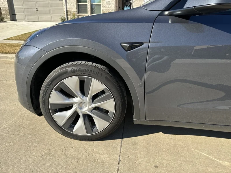 2023 Tesla MODEL Y 5