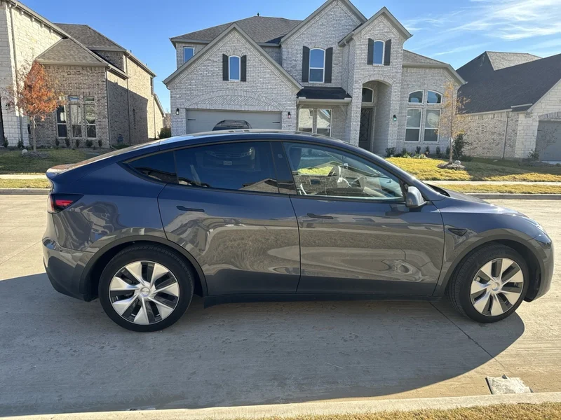2023 Tesla MODEL Y 8