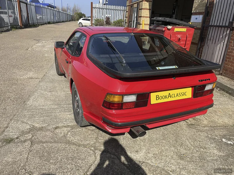 1987 Porsche 944 in Milton Keynes 3