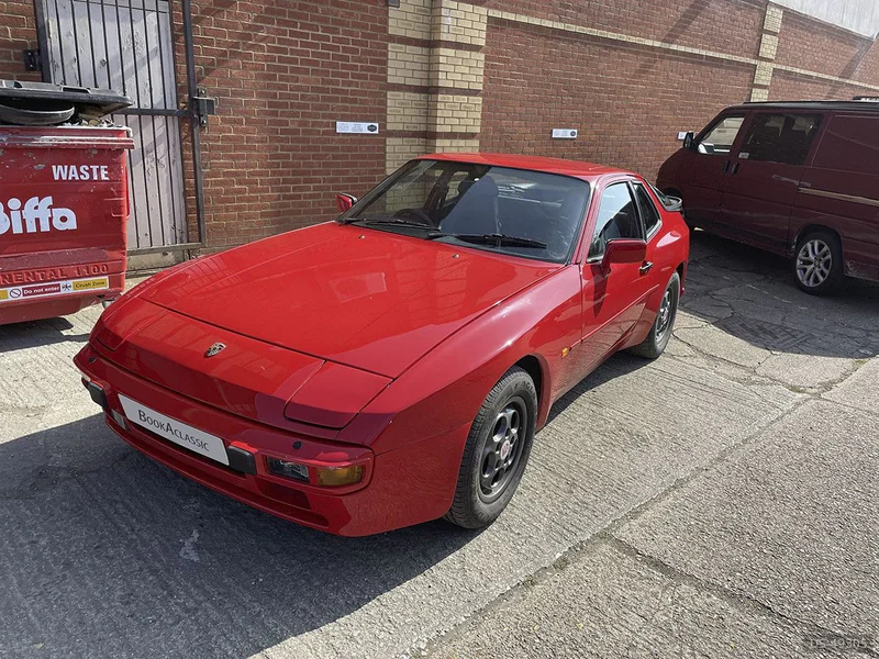 1987 Porsche 944 in Milton Keynes 2