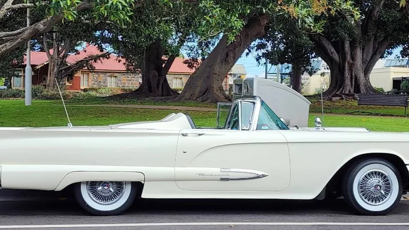1959 Ford Thunderbird in Melbourne 3