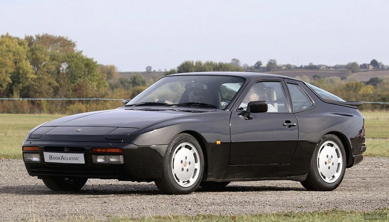 1986 Porsche 944 Turbo in London