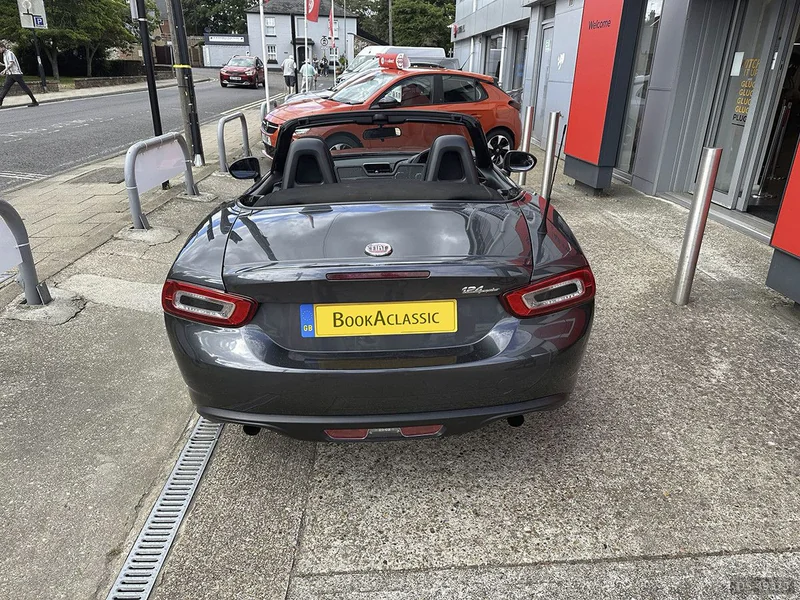 2016 Fiat 124 Spider in Ely 3