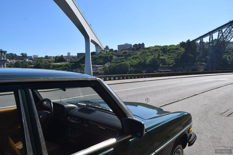 1974 Mercedes-Benz W115 in Vila Nova De Gaia 7