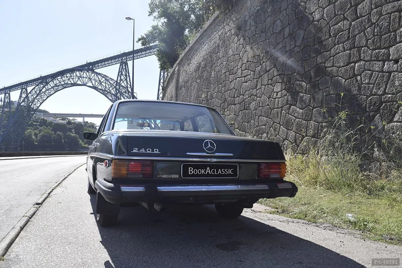 1974 Mercedes-Benz W115 in Vila Nova De Gaia 4