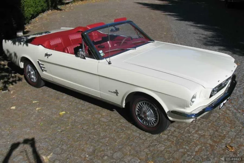 1966 Ford Mustang in Vila Mea 2
