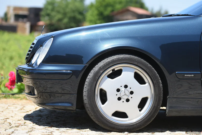 2000 Mercedes-Benz CLK 230 in Vila Meã 3