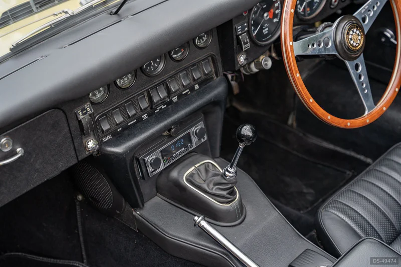 1970 Jaguar E-type in Hook 9