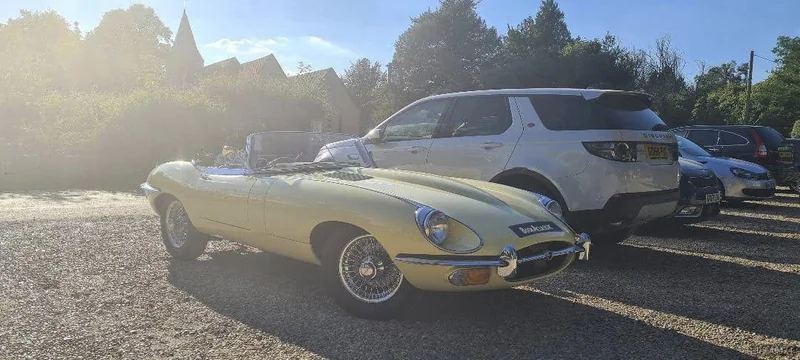 1970 Jaguar E-type in Hook 16