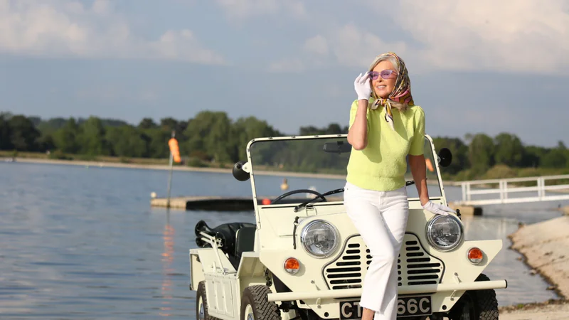 1965 Morris Mini Moke in London 14