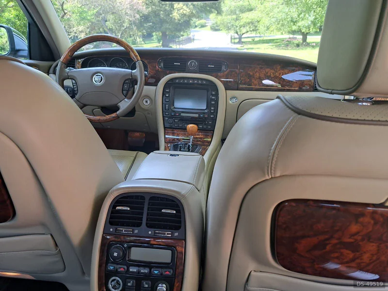 2009 Jaguar Xj8 Supercharged  Long Wheelbase in Toronto 6