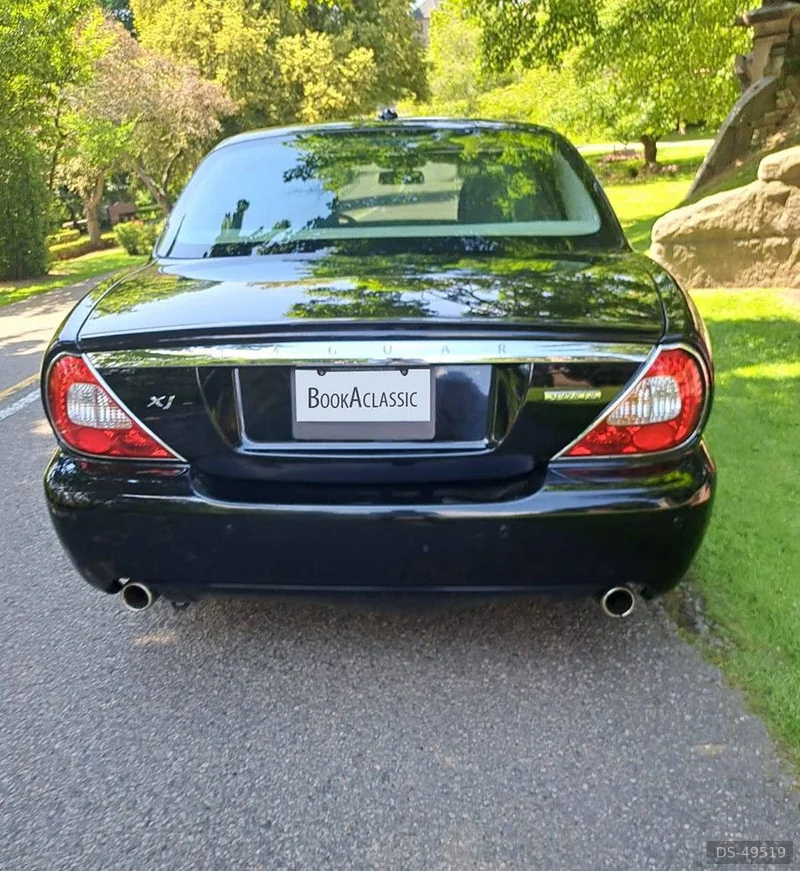 2009 Jaguar Xj8 Supercharged Long Wheelbase in Toronto 4