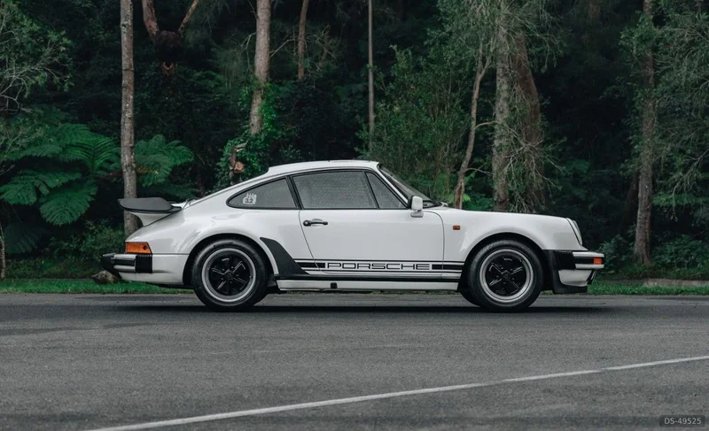 1986 Porsche 911 Supersport (Wide Body Turbo-look) in Sydney 12