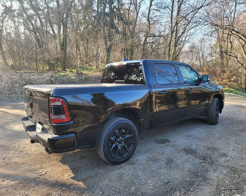 2022 Dodge Ram 1500  Hemi in Praha 9 7