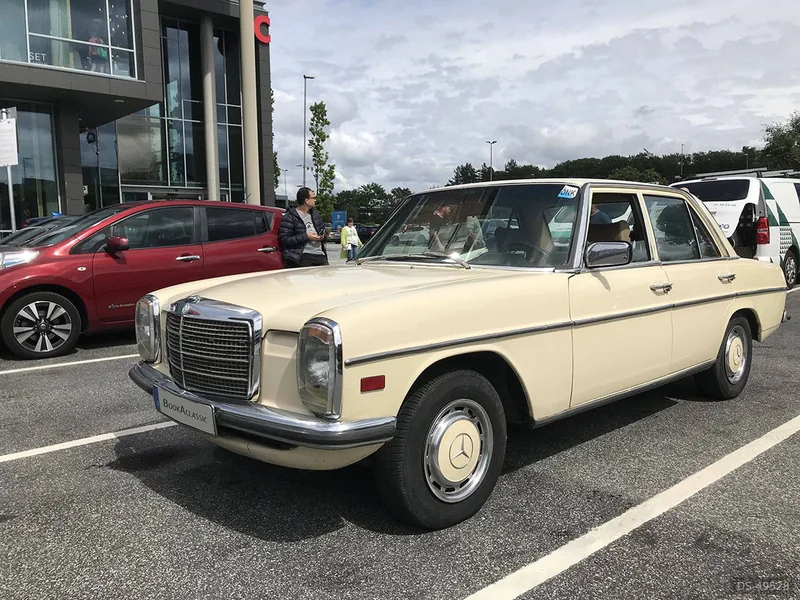 1976 Mercedes-Benz 200 in Bergen 1