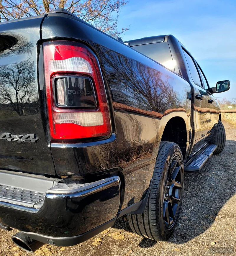 2022 Dodge Ram 1500 Hemi - Sport in Praha 9 4