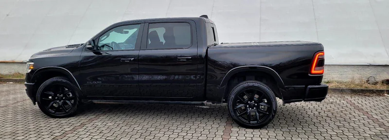2022 Dodge Ram 1500 Hemi - Laramie Sport in Praha 9 4