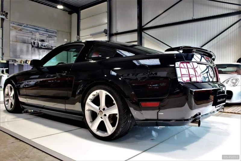 2006 Ford Mustang V8 in Binche 4