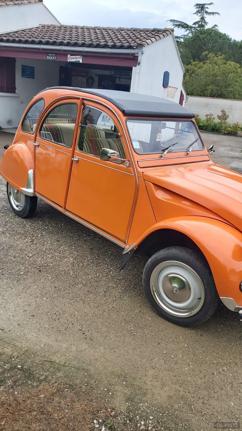 1975 Citroen 2cv6 in Saint-michel-sur-orge 3