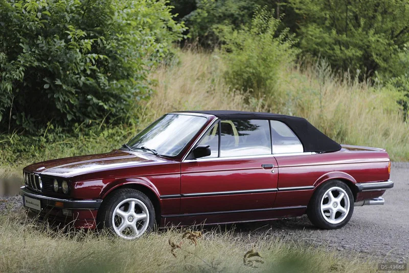1990 BMW E30 in Velké Opatovice 2