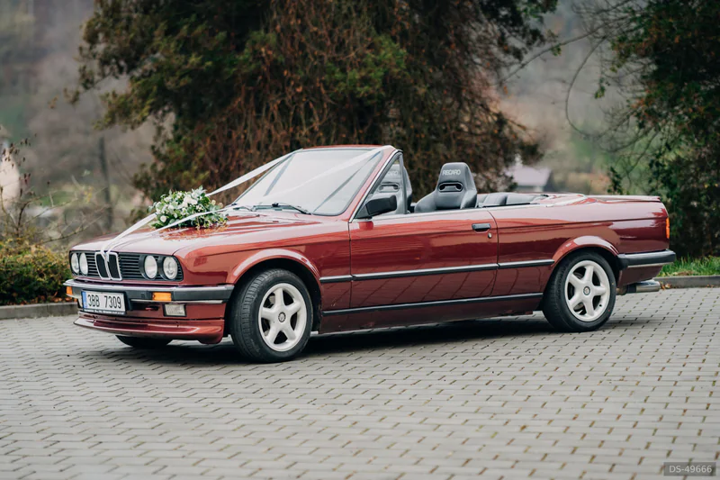 1990 BMW E30 in Velké Opatovice 3