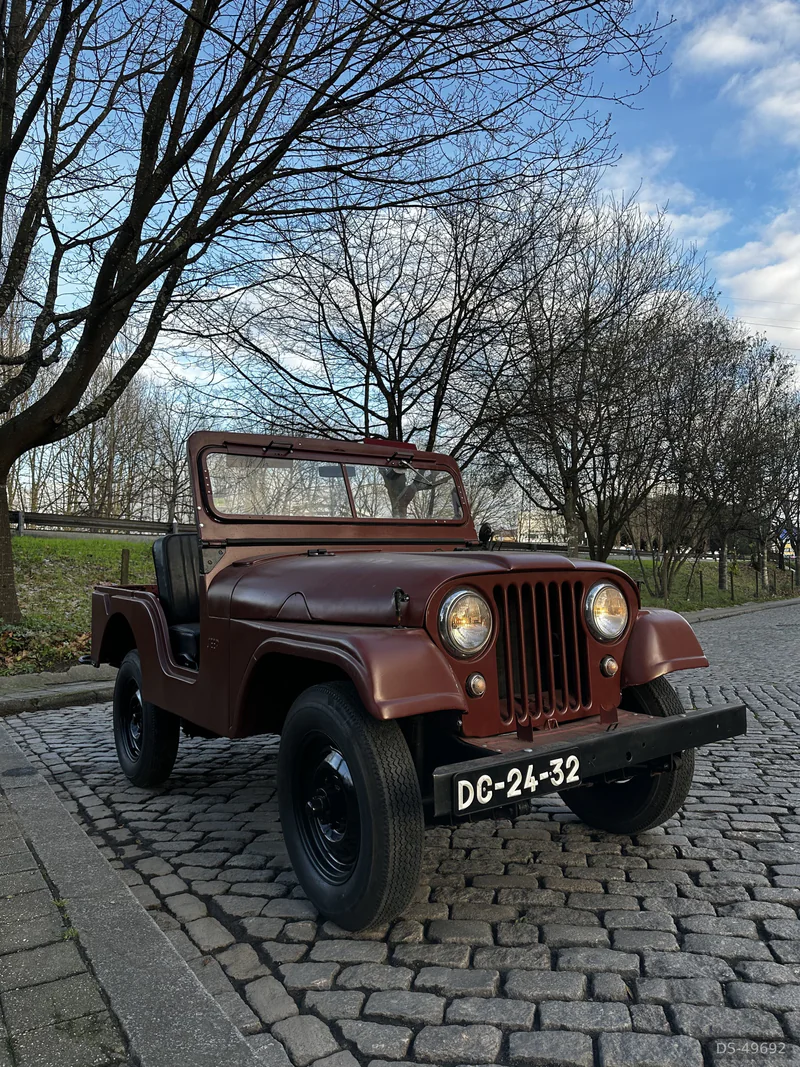 1954 Jeep Willys Cj-5 in Porto 2