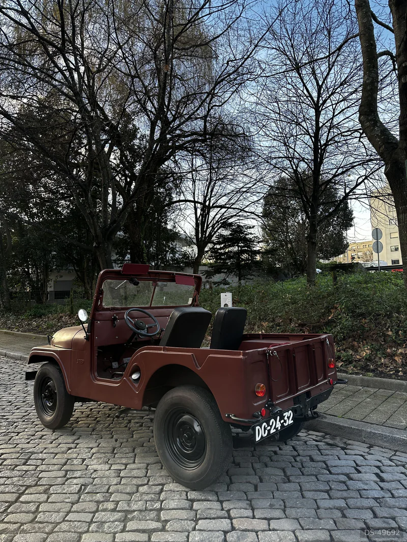 1954 Jeep Willys Cj-5 in Porto 9