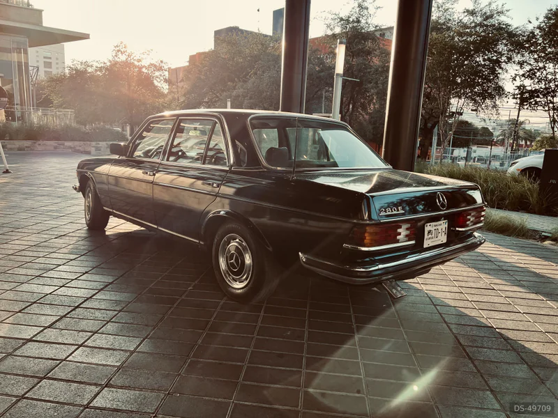 1970 Mercedes-Benz E 250 in Monterrey 6