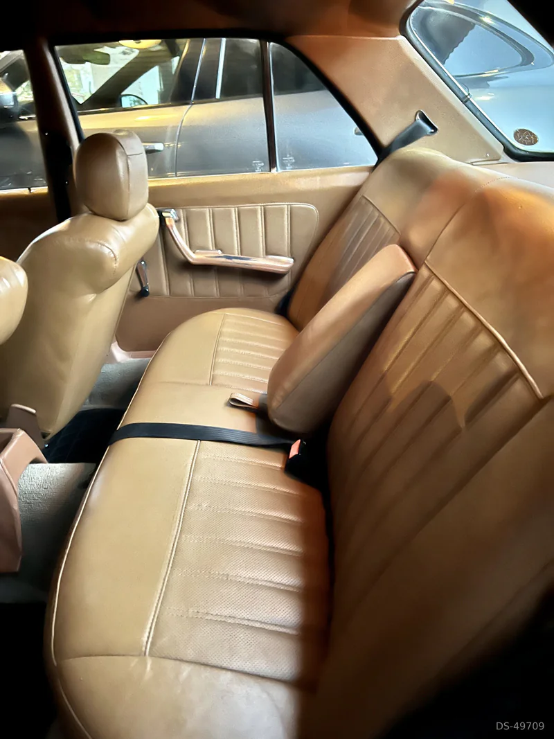 1970 Mercedes-Benz E 250 in Monterrey 9