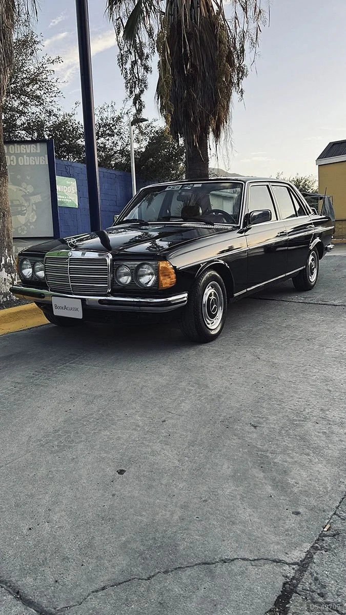 1970 Mercedes-Benz E 250 in Monterrey 5