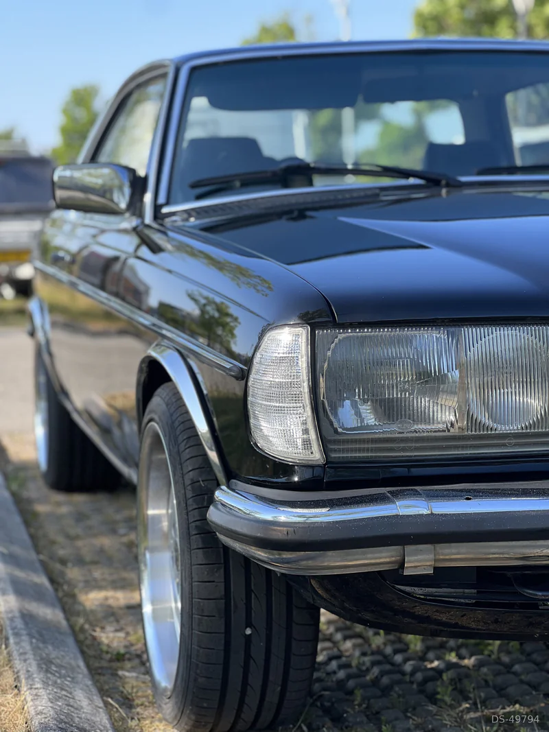 1985 Mercedes-Benz 230ce W123 in Greve 3