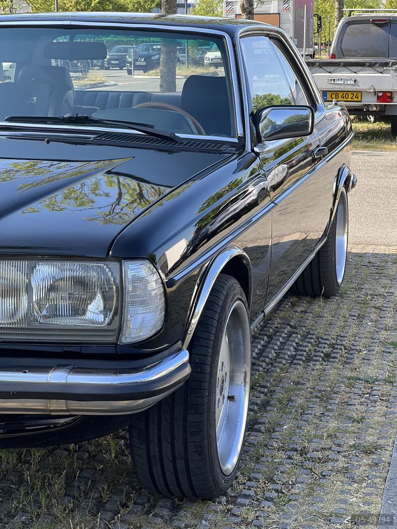 1985 Mercedes-Benz 230ce W123 in Greve 8