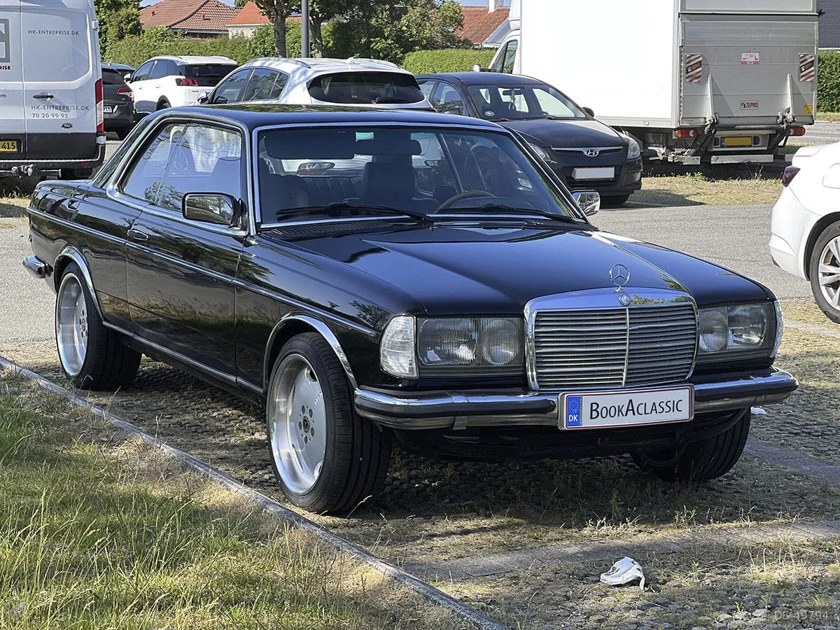 1985 Mercedes-Benz 230ce W123