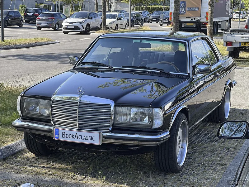 1985 Mercedes-Benz 230ce W123 in Greve 2