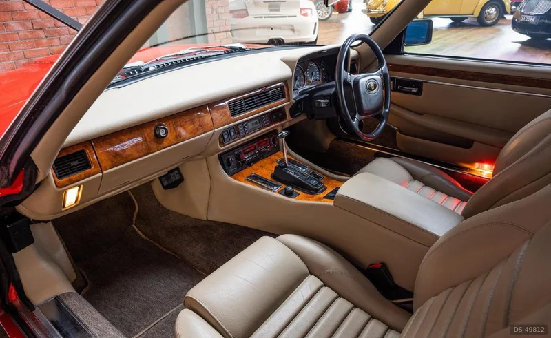 1992 Jaguar Xjs in Balmain 8