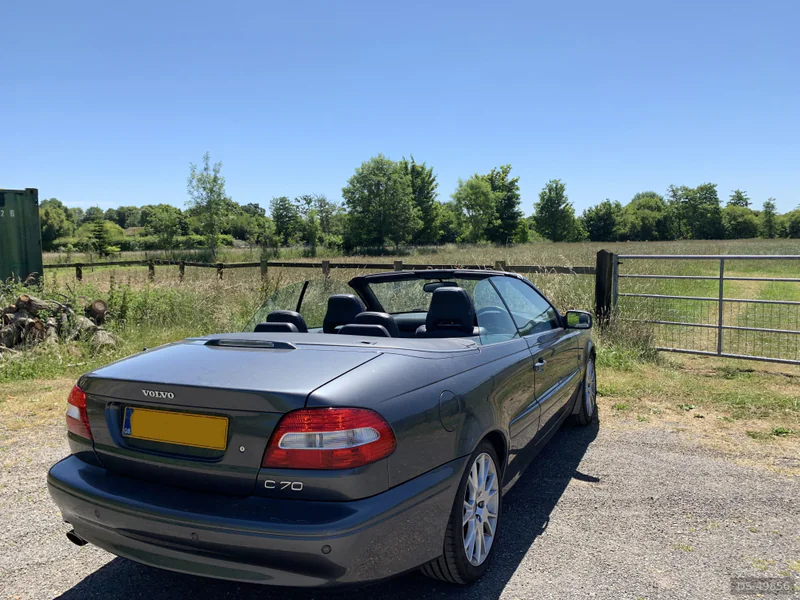 2004 Volvo C70 T5 Collection cabriolet in Gatwick 4